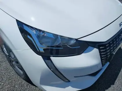Photo 15 Peugeot 208  PureTech 75 S&S BVM5