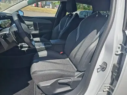 Photo 10 Peugeot 308  SW BlueHDi 130ch S&S EAT8