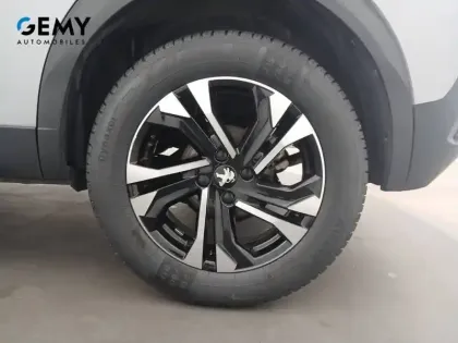 Photo 31 Peugeot 2008  PureTech 130 S&S BVM6