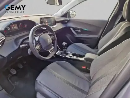 Photo 8 Peugeot 2008  PureTech 130 S&S BVM6