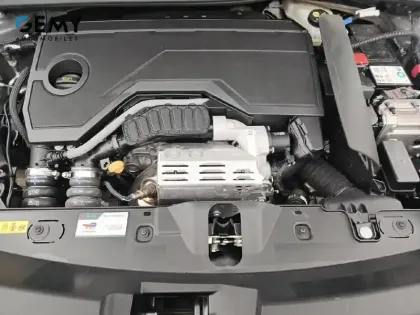 Photo 11 Peugeot 2008  Hybrid 145 e-DCS6
