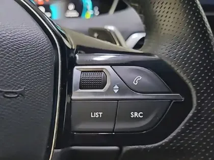 Photo 27 Peugeot 3008  Hybrid 225 e-EAT8