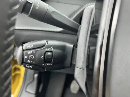 Photo 19 Peugeot 208  PureTech 75 S&S BVM5
