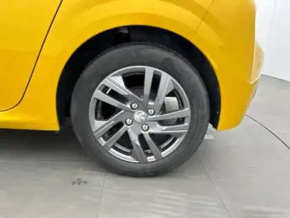 Photo 12 Peugeot 208  PureTech 75 S&S BVM5