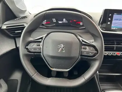 Photo 8 Peugeot 208  PureTech 75 S&S BVM5