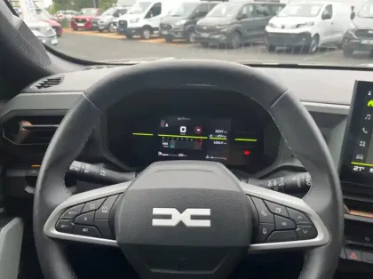 Photo 6 Dacia Duster 1.2 mild hybrid 130ch Extreme