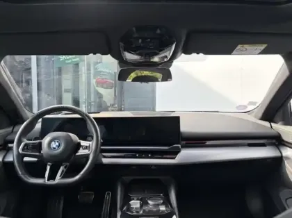 Photo 9 BMW Serie 5 Série 5 Touring 530e 299ch M Sport xDrive