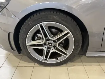 Photo 10 Mercedes Classe B 200 d AMG Line