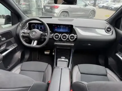 Photo 24 Mercedes Classe B 200 d AMG Line