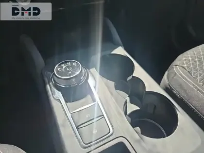 Photo 7 Ford Kuga  2.5 Duratec 180ch Hybrid FlexiFuel E85 Titanium Business Powershift
