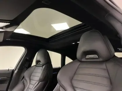 Photo 10 BMW I4  M50 544ch