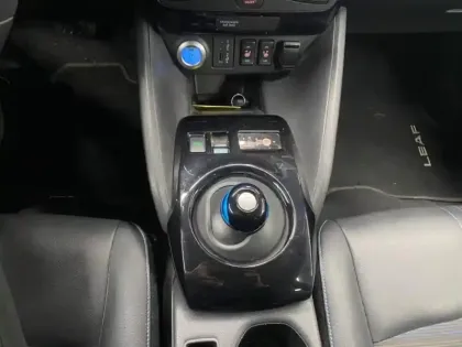 Photo 10 Nissan Leaf  150ch 40kWh N-Connecta 22
