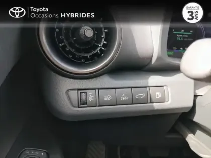 Photo 13 Toyota C-HR  2.0 Hybride Rechargeable 225ch Collection MY26