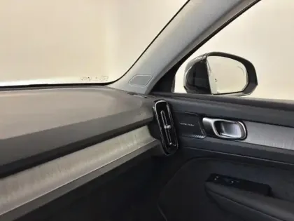 Photo 7 Volvo Xc40  B3 163ch Lounge Edition DCT 7