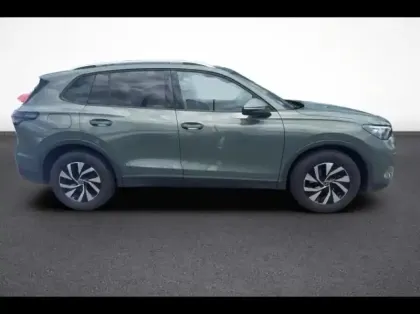 Photo 6 Volkswagen Tiguan  1.5 eTSI 130ch VW Edition DSG7