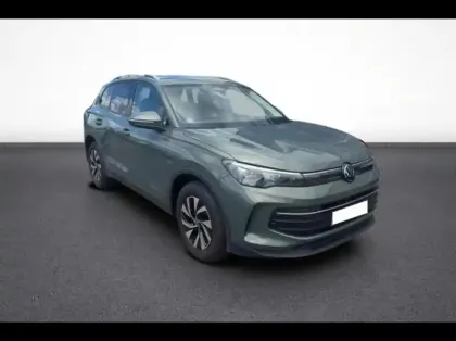 Photo 7 Volkswagen Tiguan  1.5 eTSI 130ch VW Edition DSG7