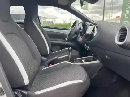 Photo 10 Toyota Aygo  X 1.0 VVT-i 72ch Air Design MY24