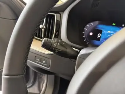 Photo 8 Volvo Xc60  T6 Hybride Rechargeable 335ch Plus Style Chrome Geartronic 8