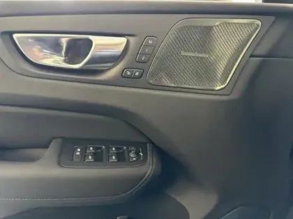 Photo 12 Volvo Xc60  T6 Hybride Rechargeable 335ch Plus Style Chrome Geartronic 8