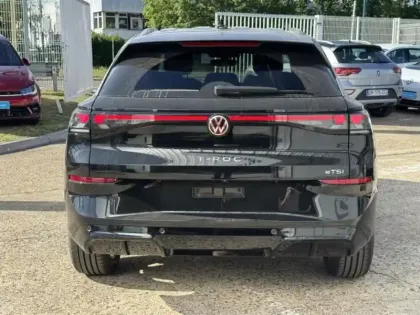 Photo 6 Volkswagen T-roc  1.5 eTSI 150ch R-Line DSG7