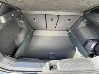 Photo 8 Volkswagen T-roc  1.5 eTSI 150ch R-Line DSG7