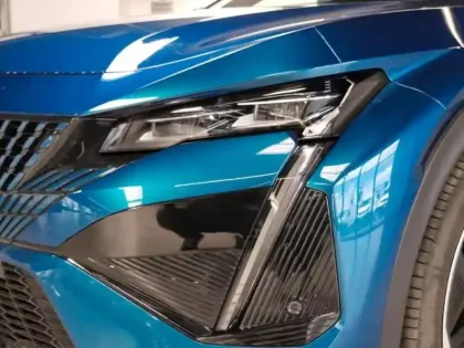 Photo 8 Peugeot 408  Plug-in Hybrid 225ch GT e-EAT8