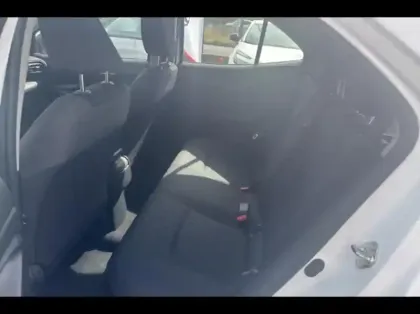 Photo 10 Toyota Yaris  Cross 116h Dynamic Business + Programme Beyond Zero Academy MY22