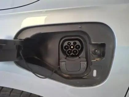 Photo 13 Volkswagen Golf  1.5 eHybrid 204ch VW Edition DSG6