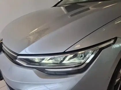 Photo 5 Volkswagen Golf  1.5 eHybrid 204ch VW Edition DSG6