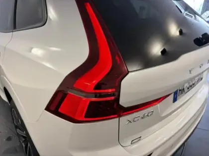 Photo 6 Volvo Xc60  T6 Hybride Rechargeable 335ch Ultra Style Dark Geartronic 8 AWD
