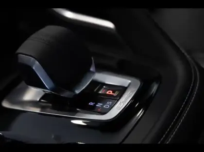 Photo 12 Jaguar E-Pace  P300e PHEV 309ch R-Dynamic HSE