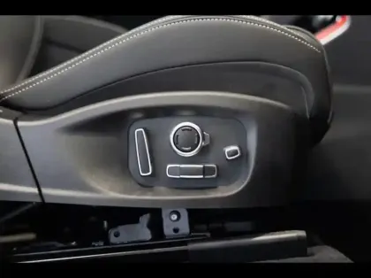 Photo 14 Jaguar E-Pace  P300e PHEV 309ch R-Dynamic HSE