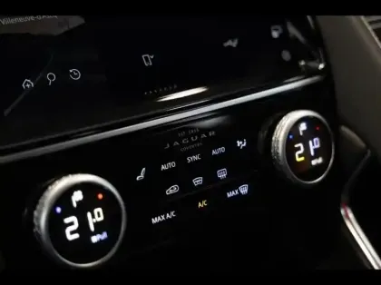 Photo 11 Jaguar E-Pace  P300e PHEV 309ch R-Dynamic HSE