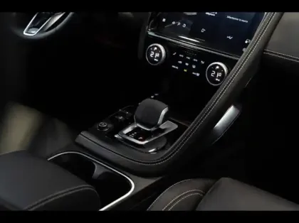 Photo 10 Jaguar E-Pace  P300e PHEV 309ch R-Dynamic HSE