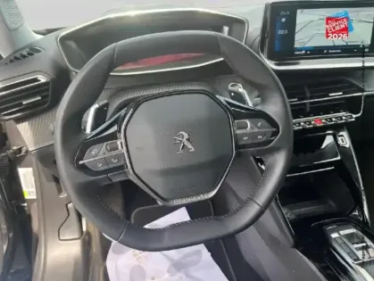 Photo 11 Peugeot 2008  1.2 PureTech 130ch S&S Roadtrip EAT8