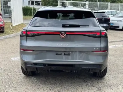 Photo 6 Volkswagen T-roc  1.5 eTSI 150ch R-Line DSG7