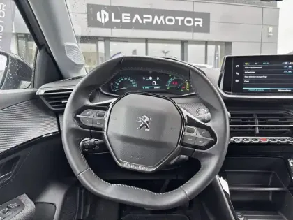 Photo 8 Peugeot 208  Electrique 50 kWh 136ch