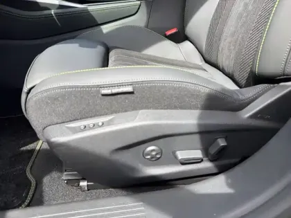 Photo 19 Peugeot 408  Hybrid 145 e-DCS6