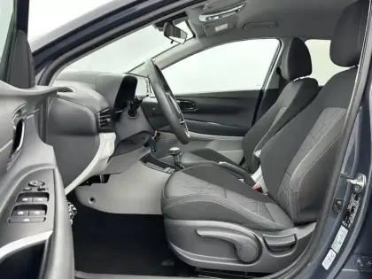 Photo 7 Hyundai Bayon  1.0 T-GDi 100 DCT-7 Hybrid 48V