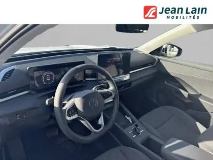 Photo 10 Volkswagen T-roc  1.5 eTSI EVO2 Hybrid 116 ch DSG7