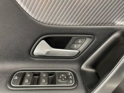 Photo 26 Mercedes Classe A  180 7G-DCT
