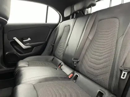 Photo 15 Mercedes Classe A  180 7G-DCT