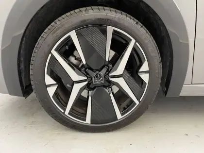 Photo 16 Peugeot 208  Hybrid 110 e-DCS6