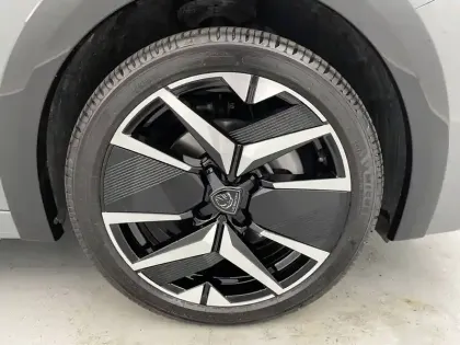 Photo 17 Peugeot 208  Hybrid 110 e-DCS6