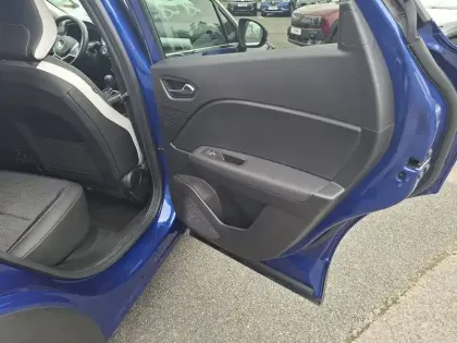Photo 8 Renault Captur  E-Tech hybride 145