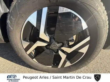 Photo 11 Peugeot 2008  PureTech 100 S&S BVM6