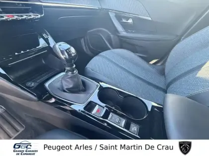 Photo 24 Peugeot 2008  PureTech 100 S&S BVM6