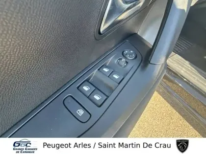 Photo 14 Peugeot 2008  PureTech 100 S&S BVM6