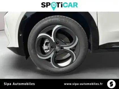 Photo 8 Alfa Romeo Junior  1.2 Ibrida 145 ch e-DCT6