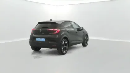 Photo 13 Renault Captur  E-Tech full hybrid 145 ch